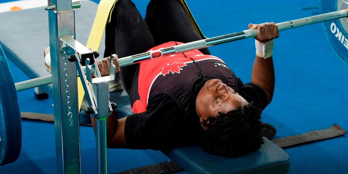 Sally Thomas competing in Para Powerlifting at the Athens 2004 Paralympics.