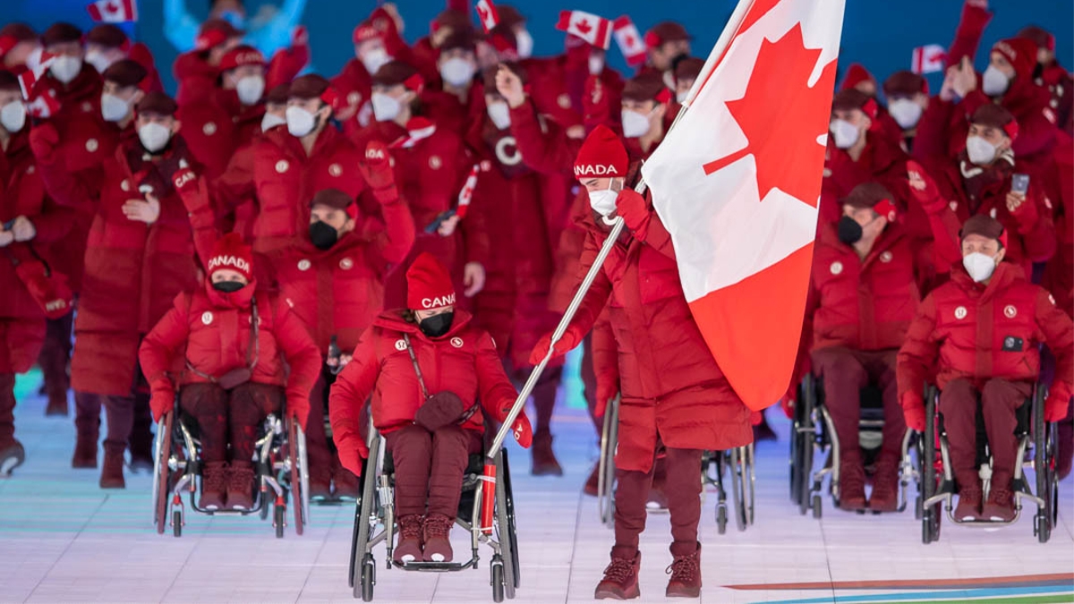 Canadian Paralympic Team at the Beijing 2022 Paralympics Opening Ceremony. | L'équipe paralympique canadienne lors de la cérémonie d'ouverture des Jeux paralympiques de Pékin 2022.