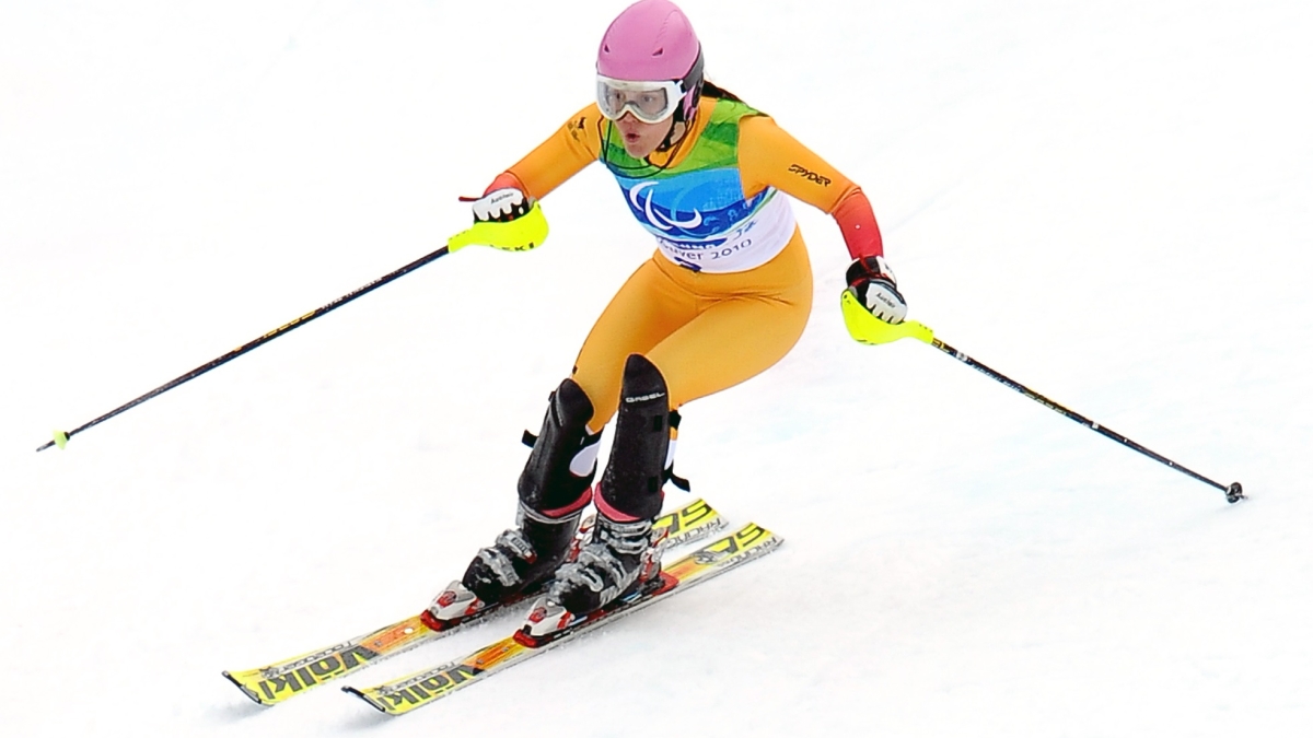 Para alpine skier Karolina Wisniewska racing at the Vancouver 2010 Paralympic Winter Games