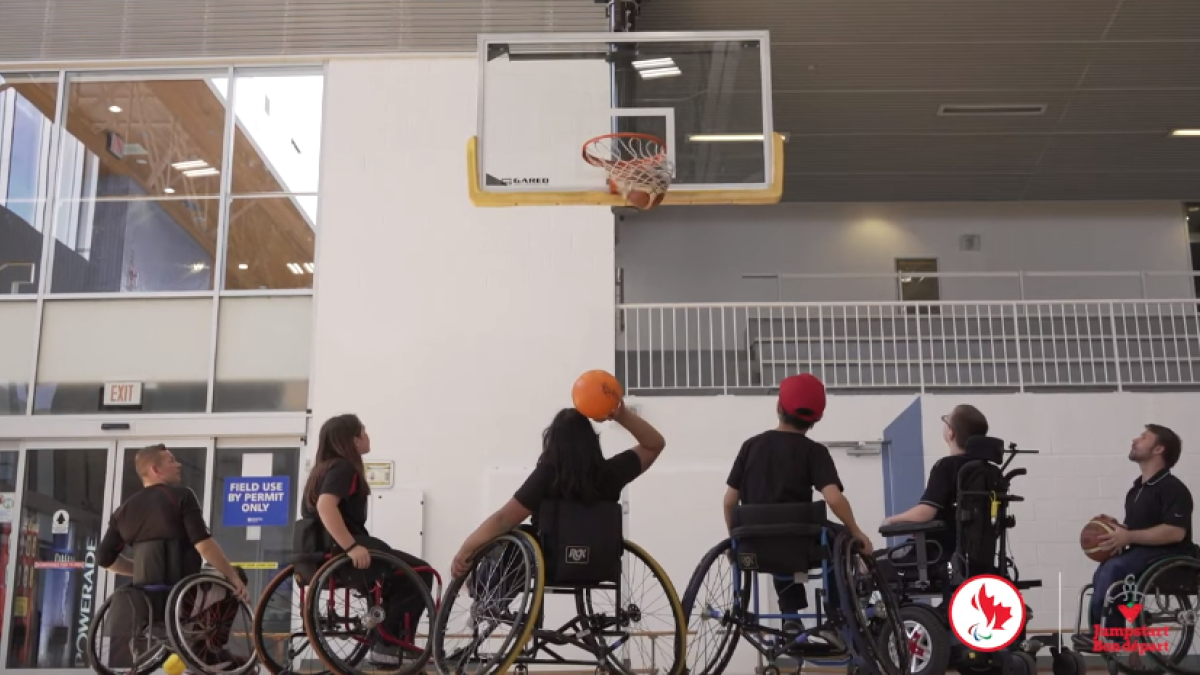 Cruiser Sports kids play wheelchair basketball 