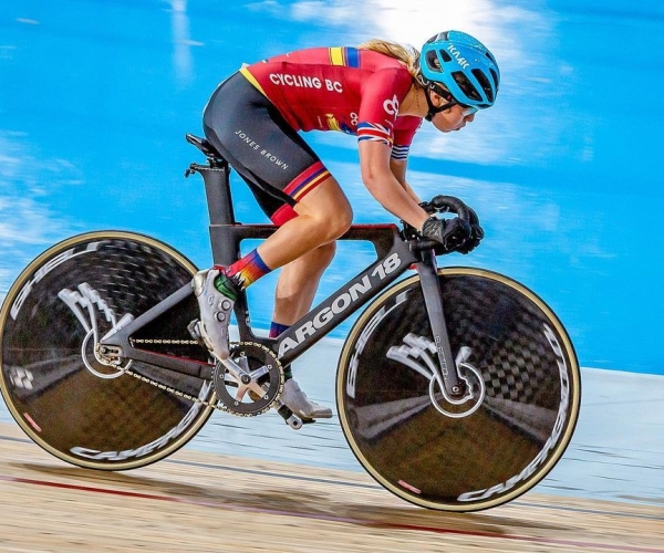 Mel Pemble in action in track Para cycling