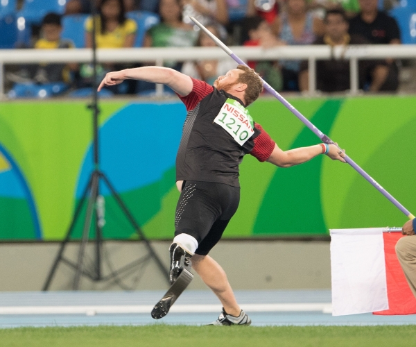 Alister McQueen throwing a javelin at the Rio 2016 Paralympic Games