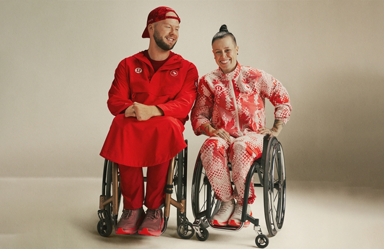 Canadian Paralympians Zak Madell and Cindy Ouellet modelling the lululemon Paris 2024 Team Kit. | Les athlètes paralympiques canadiens Zak Madell et Cindy Ouellet portant le kit de l'équipe de Paris 2024 de Lululemon.
