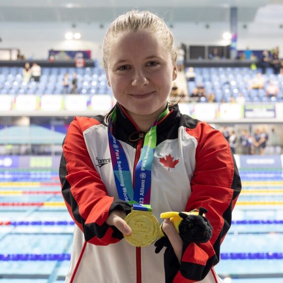 Danielle Dorris winning the gold at the Para swimming worlds