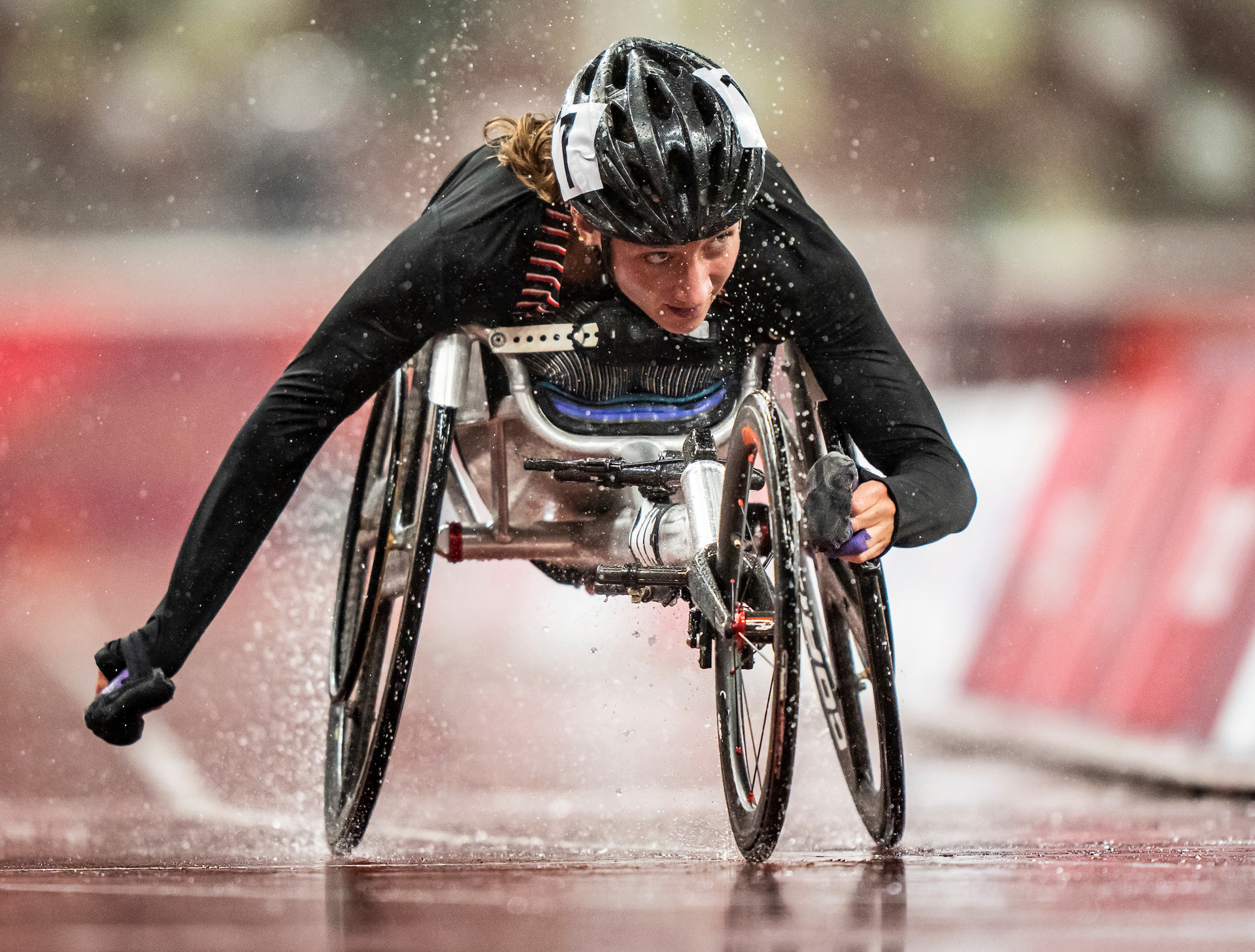 Jessica Frotten racing in her wheelchair