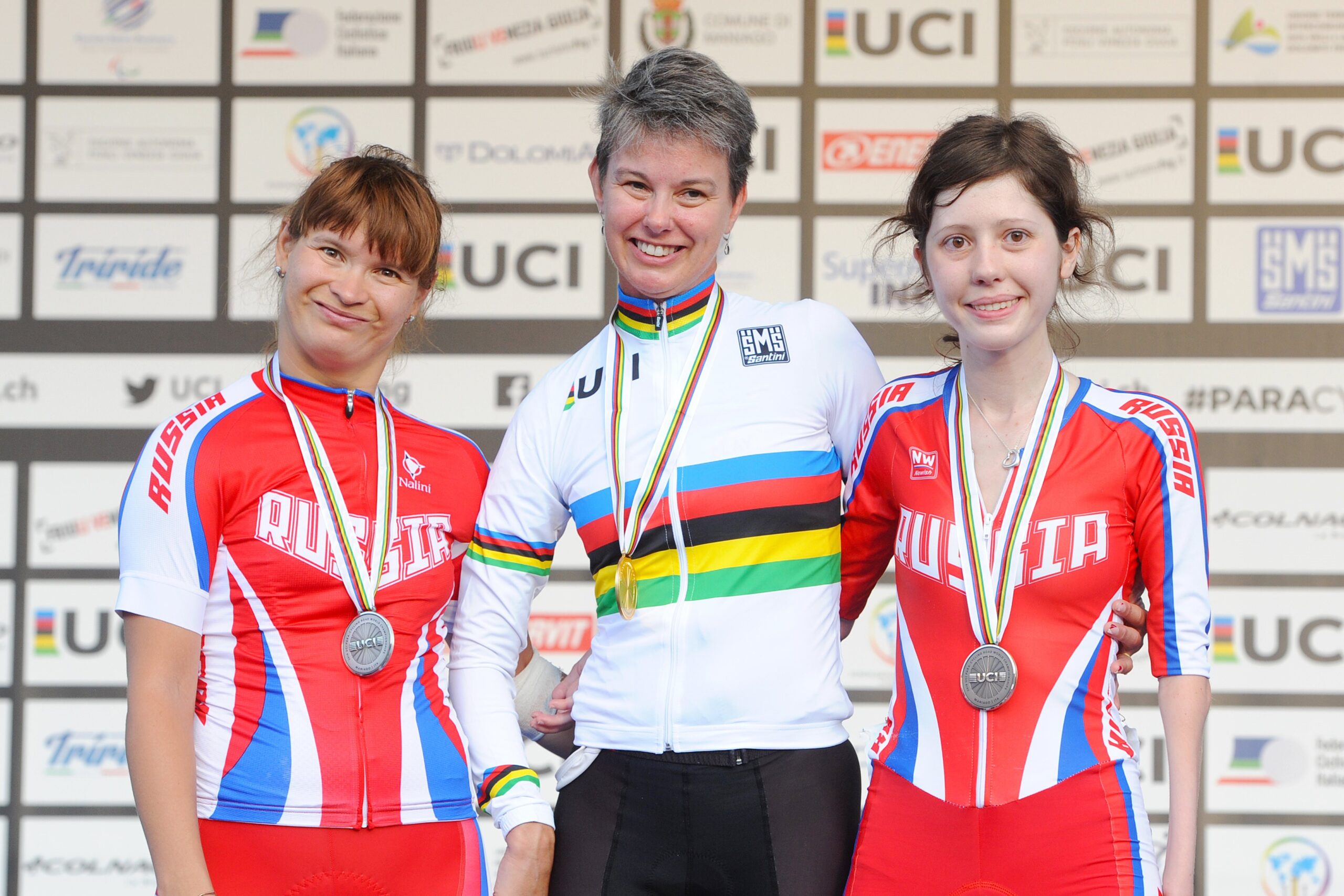 Shelley Gautier in her rainbow jersey at the UCI Para Cycling Road World Championships